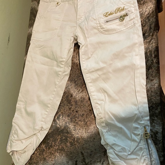 Ecko White Capris - Picture 2 of 3